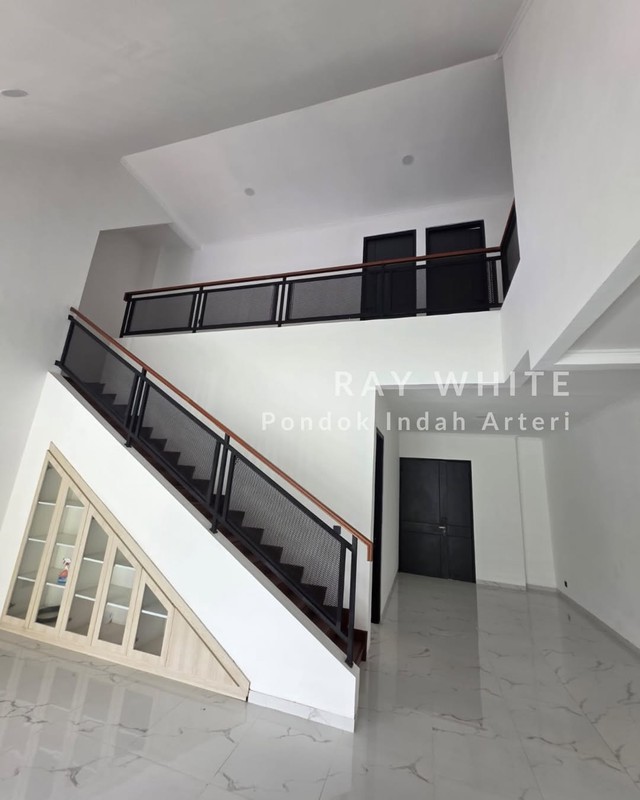 Rumah  New Renovasi Taman Edelweis BSD City 