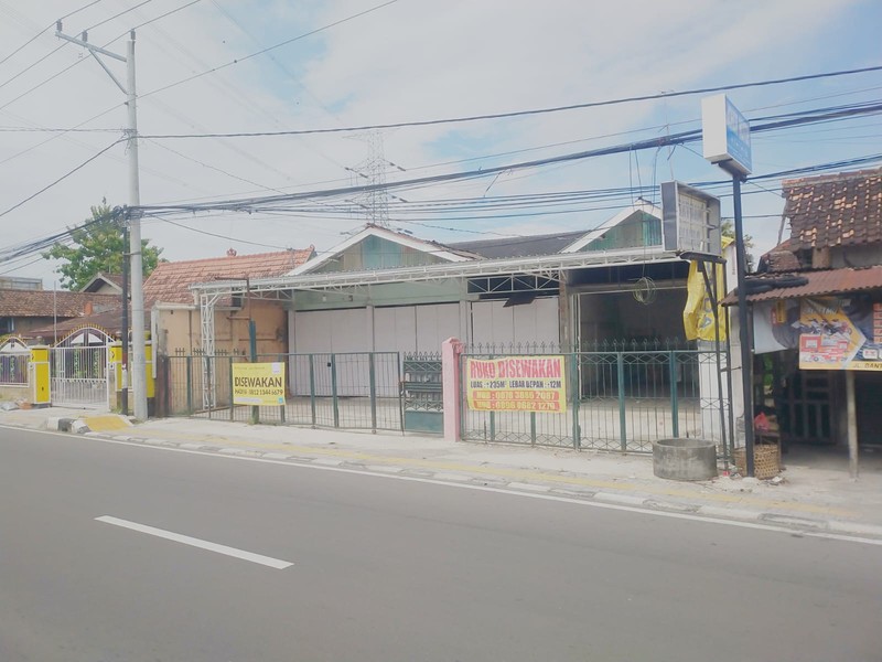 Disewakan Ruang Usaha & Kost Eksklusif Jalan Raya Bantul KM 9 Lahan Luas & Strategis, Pendowoharjo, Sewon, Bantul