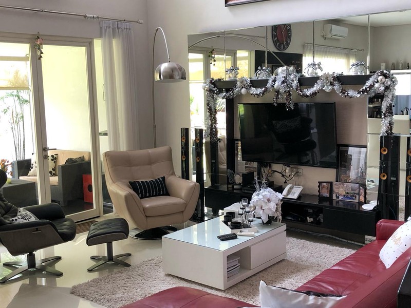 Jual Rumah 2 Lantai Full Furnished Raffles Garden Citraland Surabaya Barat