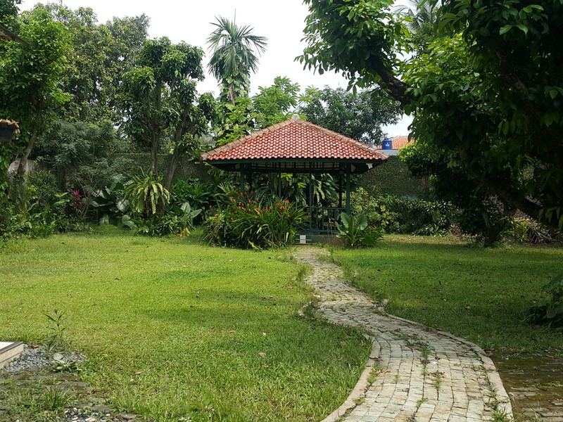 Rare Item! Rumah Premium 2 Lantai di Jakarta Selatan - Tanah 1.910m² - Parkir 8 Mobil