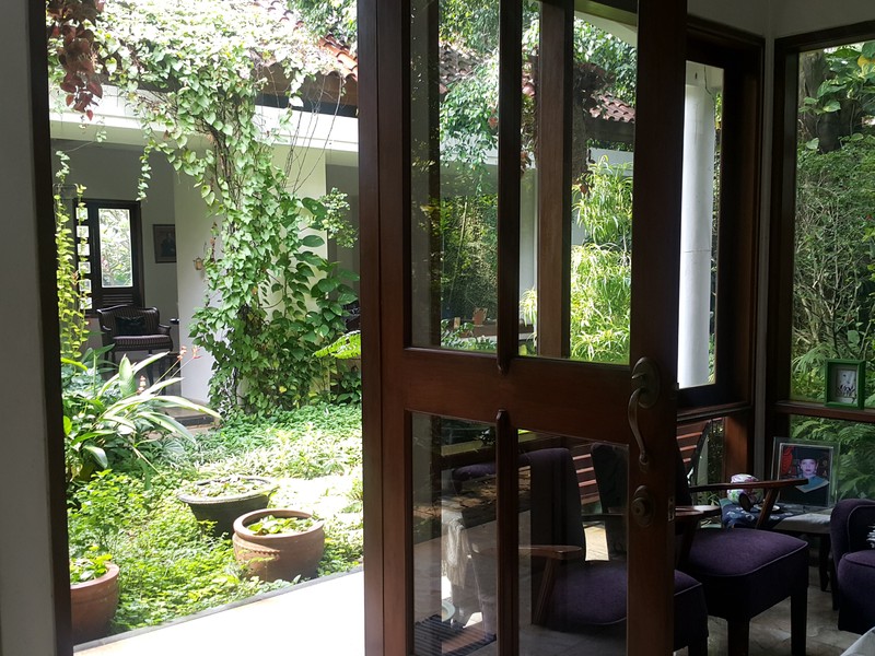 Rare Item! Rumah Premium 2 Lantai di Jakarta Selatan - Tanah 1.910m² - Parkir 8 Mobil