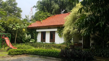 Rare Item! Rumah Premium 2 Lantai di Jakarta Selatan - Tanah 1.910m² - Parkir 8 Mobil.