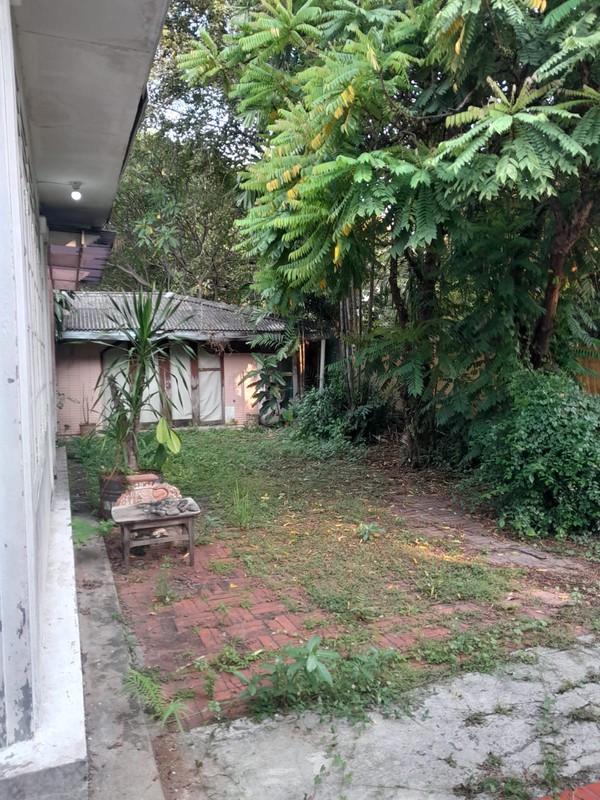 Rumah Tinggal Luas 1208m2 Dijual di Menteng Jakpus