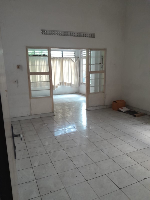 Rumah Tinggal Luas 1208m2 Dijual di Menteng Jakpus