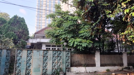 Rumah Tinggal Luas 1208m2 Dijual di Menteng Jakpus