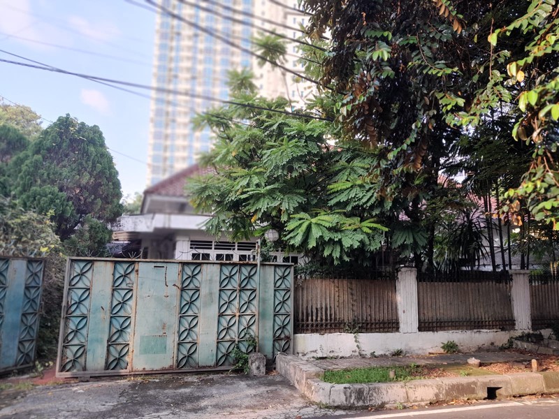 Rumah Tinggal Luas 1208m2 Dijual di Menteng Jakpus
