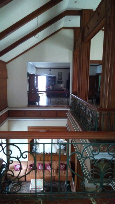 Rumah Bangunan kokoh, Asri Halaman luas di Depok