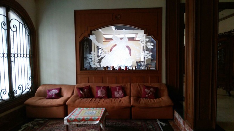 Rumah Bangunan kokoh, Asri Halaman luas di Depok