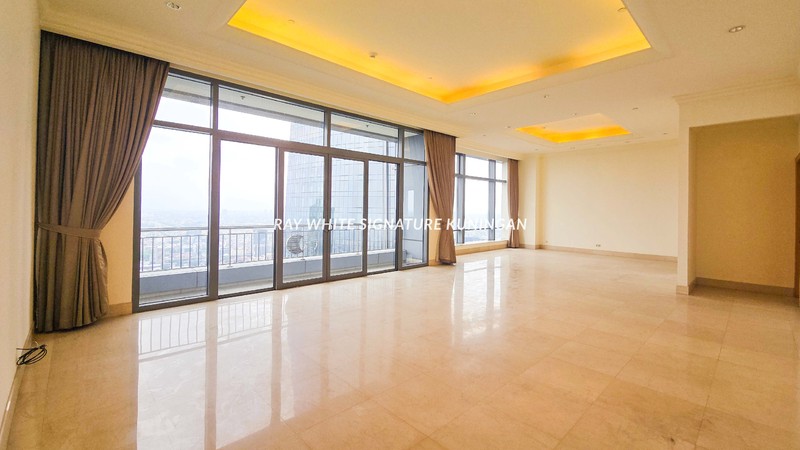 Apartemen Airlangga Ritz Carlton Mega Kuningan 4 BR Semi Furnished 