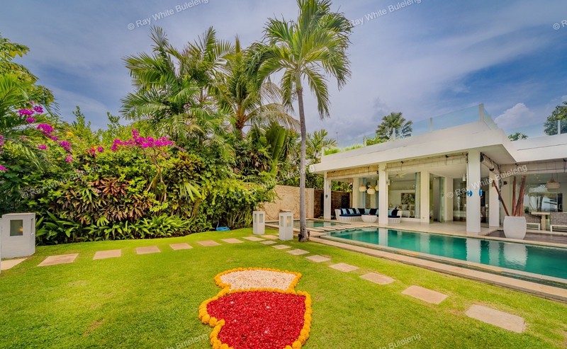 Beautiful Coastal Villa in Lovina - Modern Living by the Sea