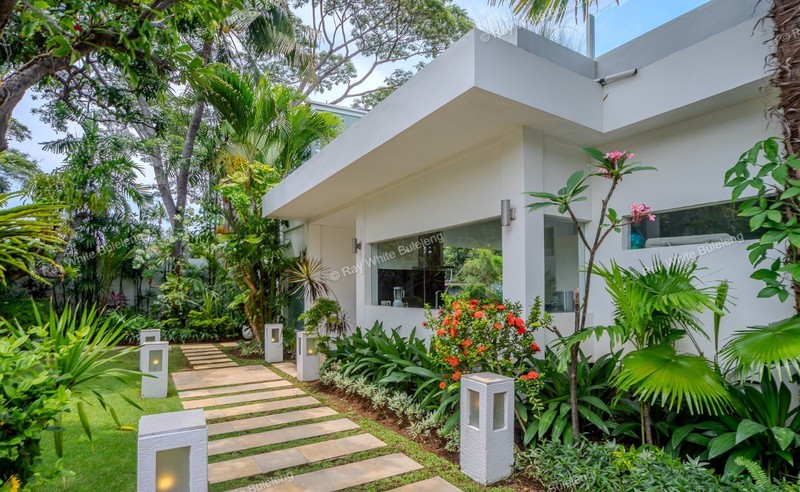 Beautiful Coastal Villa in Lovina - Modern Living by the Sea