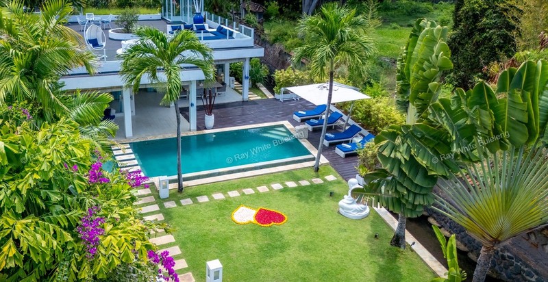 Beautiful Coastal Villa in Lovina - Modern Living by the Sea