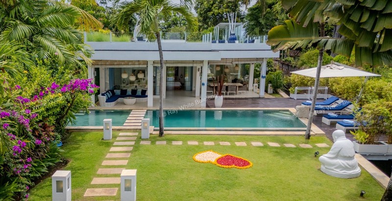 Beautiful Coastal Villa in Lovina - Modern Living by the Sea