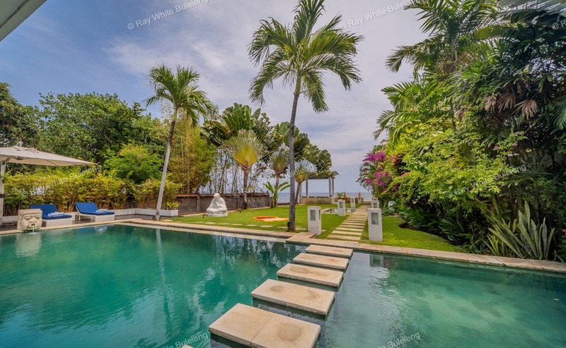 Beautiful Coastal Villa in Lovina - Modern Living by the Sea