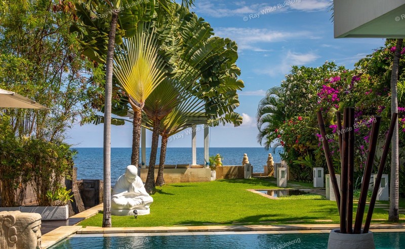 Beautiful Coastal Villa in Lovina - Modern Living by the Sea