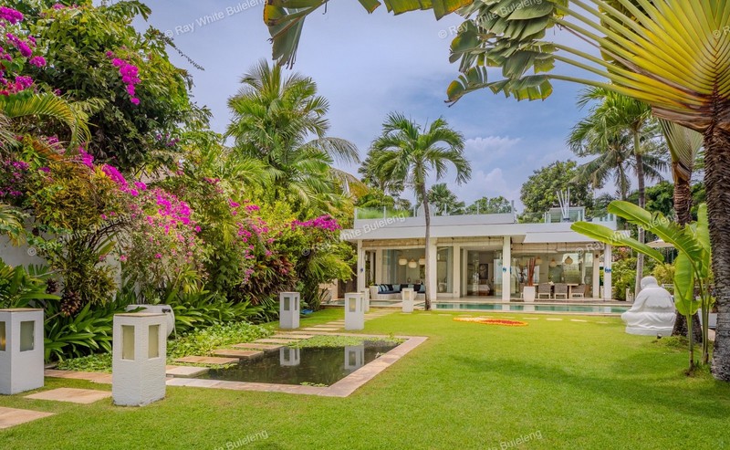 Beautiful Coastal Villa in Lovina - Modern Living by the Sea