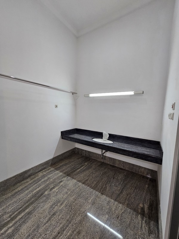 Dijual 1300 m2 Rumah Komersial Nol Jalan Raya Kembar Jalan Dr. Ir.H.Soekarno / Dharmahusada Indah Utara samping Mie Gacoan, Depan Unair kampus ,dekat Galaxy Mall - cocok buat Segala Usaha , Garasi Car