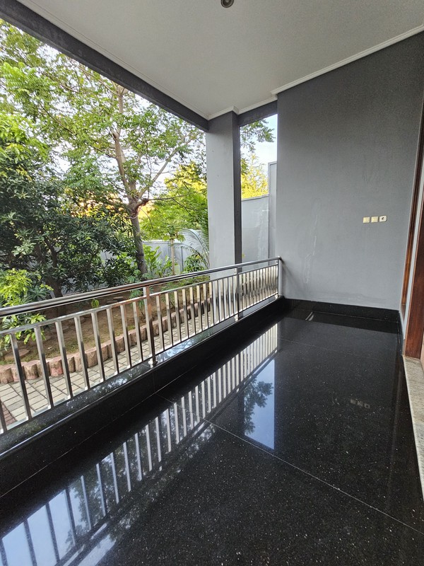 Dijual 1300 m2 Rumah Komersial Nol Jalan Raya Kembar Jalan Dr. Ir.H.Soekarno / Dharmahusada Indah Utara samping Mie Gacoan, Depan Unair kampus ,dekat Galaxy Mall - cocok buat Segala Usaha , Garasi Car