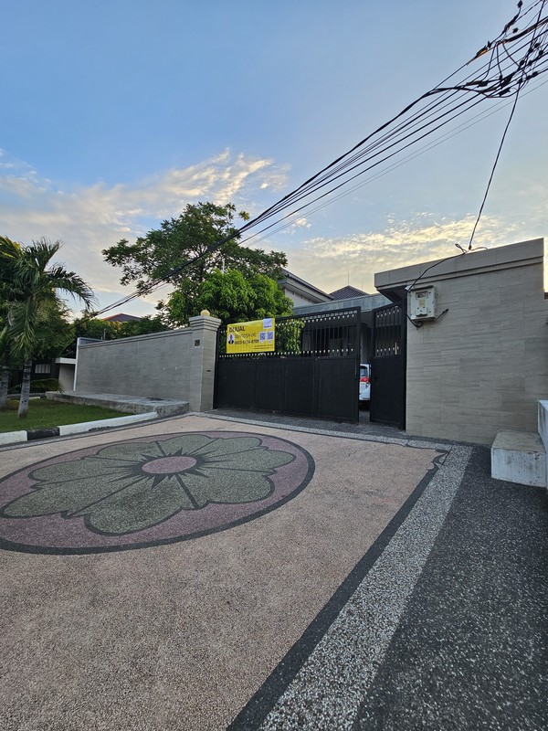 Dijual 1300 m2 Rumah Komersial Nol Jalan Raya Kembar Jalan Dr. Ir.H.Soekarno / Dharmahusada Indah Utara samping Mie Gacoan, Depan Unair kampus ,dekat Galaxy Mall - cocok buat Segala Usaha , Garasi Car