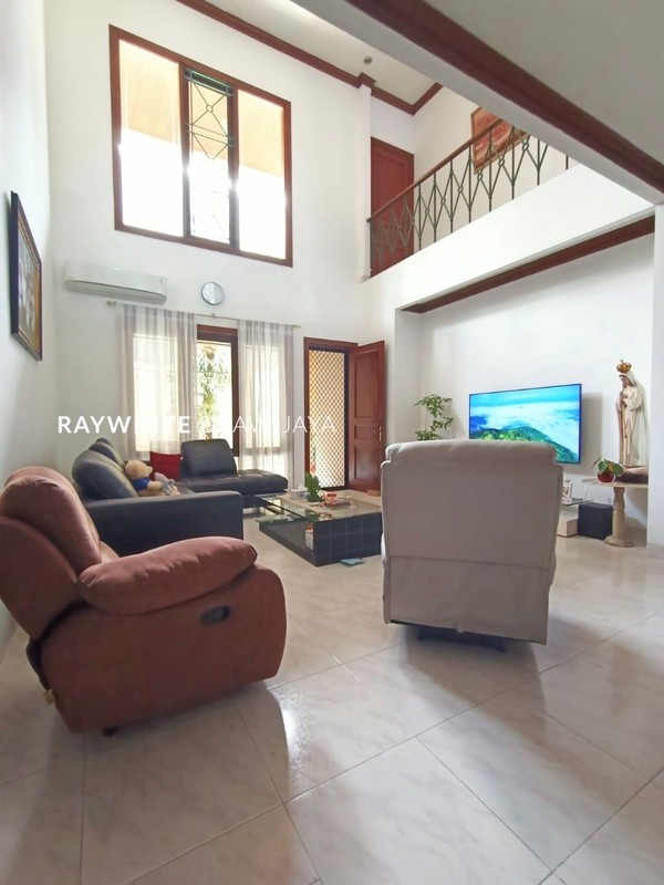 Rumah Dalam Komplek Bangunan 2 Lantai Area Mampang Prapatan