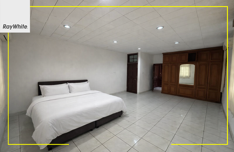 FOR SALE Murah Dibawah NJOP Rumah 2 Lantai Mega Kuningan Jakarta Selatan