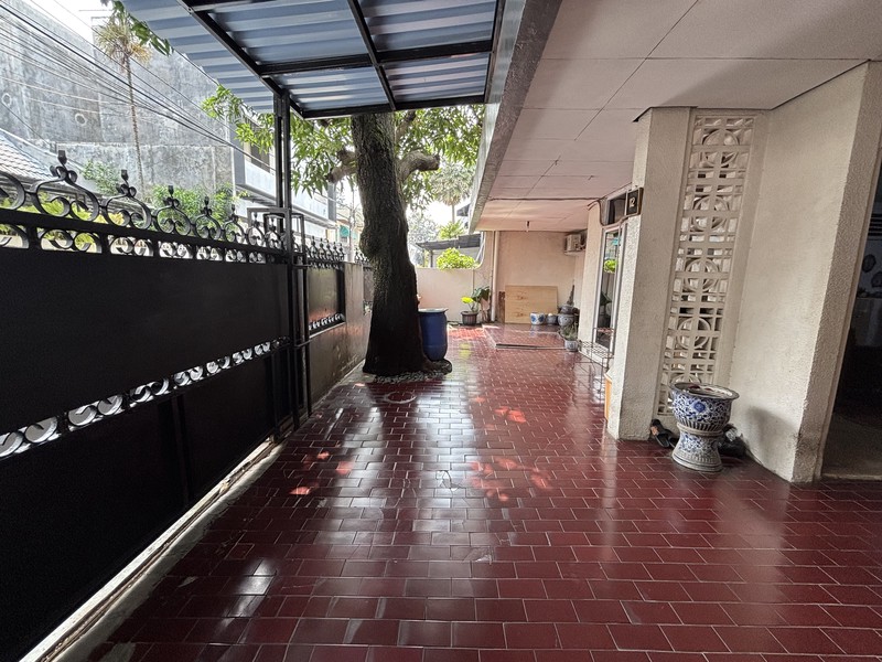 Rumah dijual di Jl Ciawi Kebayoran Baru