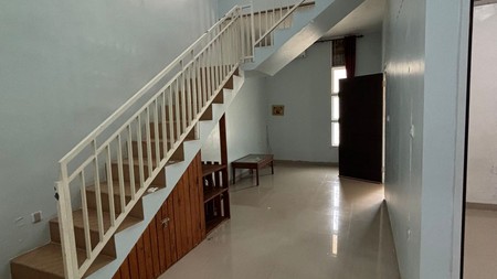 Rumah 2 Lantai dalam Cluster di Pancoran Mas