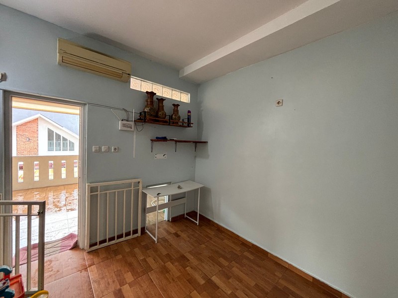 Rumah 2 Lantai dalam Cluster di Pancoran Mas