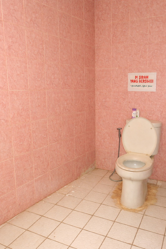 Ruko Tebet 3,5 Lantai Disewakan - Lokasi Super Ramai, Cocok Usaha Kuliner, Bimbel, & Kantor, Akses Tol & KRL Dekat