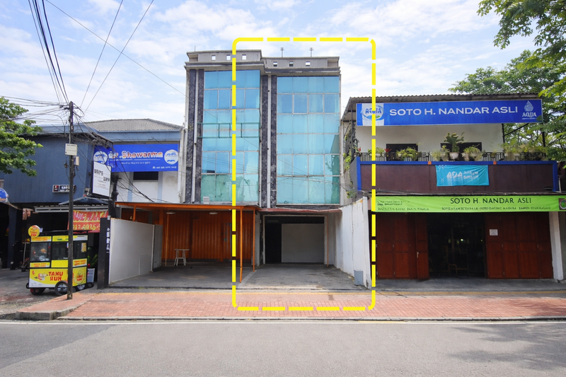 Ruko Tebet 3,5 Lantai Disewakan - Lokasi Super Ramai, Cocok Usaha Kuliner, Bimbel, & Kantor, Akses Tol & KRL Dekat