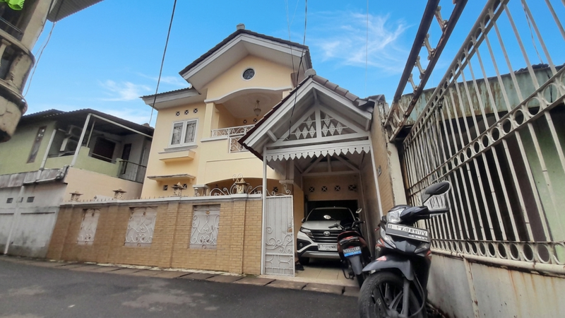 Rumah 2 Lantai Dijual Lokasi di Kramat Jati Jaktim
