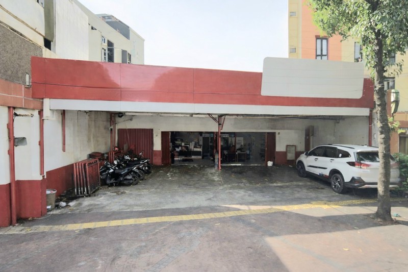 Rumah lama layak huni + tempat usaha, di Jakarta Pusat: Percetakan Negara, Salemba, Senen