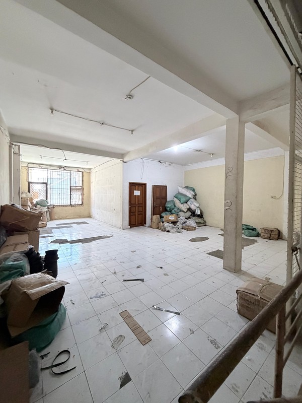 Dijual 2 Ruko Mutiara Dupak Bubutan Surabaya Pusat Kota- Ruang Loss Lebar Tanpa Sekat -Parkiran Mobil Luas- Dekat Pusat Grosir Surabaya, Akses Tol Dupak Strategis Cocok Buat Segala Usaha Grosir, Gudan