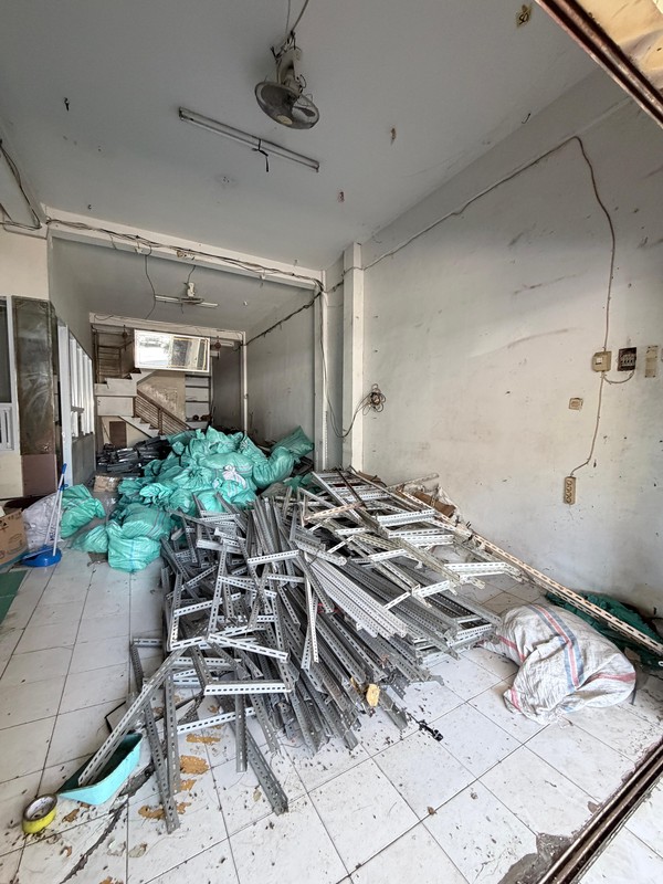 Dijual 2 Ruko Mutiara Dupak Bubutan Surabaya Pusat Kota- Ruang Loss Lebar Tanpa Sekat -Parkiran Mobil Luas- Dekat Pusat Grosir Surabaya, Akses Tol Dupak Strategis Cocok Buat Segala Usaha Grosir, Gudan