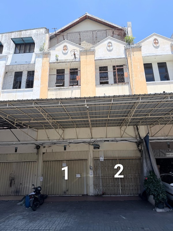 Dijual 2 Ruko Mutiara Dupak Bubutan Surabaya Pusat Kota- Ruang Loss Lebar Tanpa Sekat -Parkiran Mobil Luas- Dekat Pusat Grosir Surabaya, Akses Tol Dupak Strategis Cocok Buat Segala Usaha Grosir, Gudan