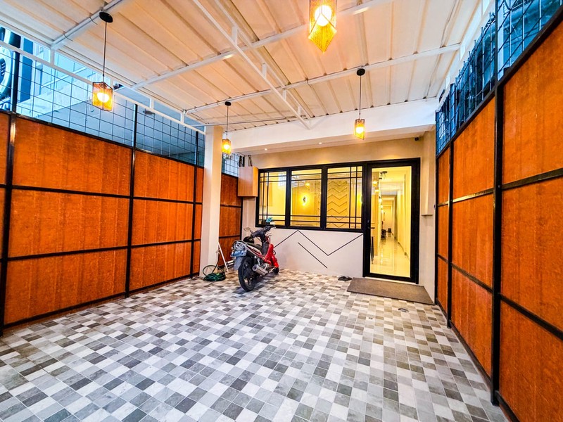 Dijual Cepat Kost Baru Tanjung Duren Raya, Fully Furnished, Super Lengkap, Bagus, Good Invest!