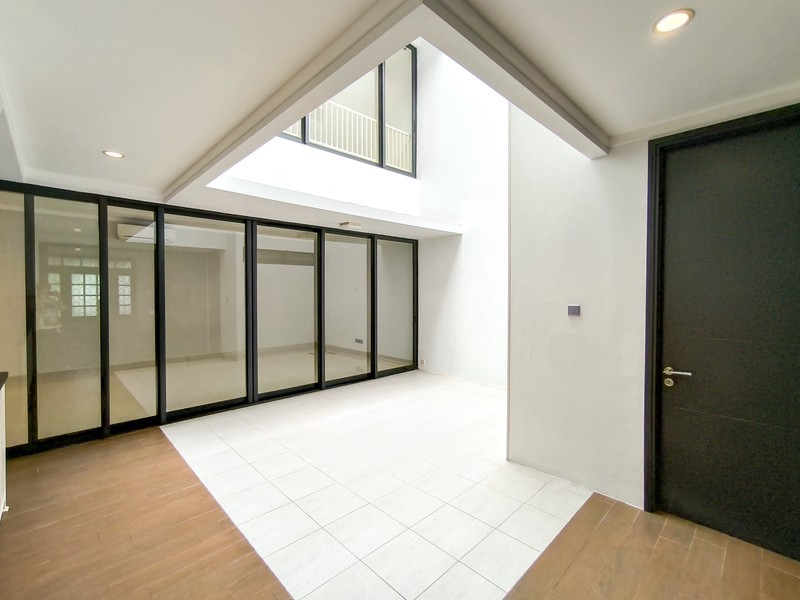 The Masterpiece: Kebayoran Symphony Bintaro Sektor 7 - Modern Tropical Luxury Dekat Mal & Exit Tol