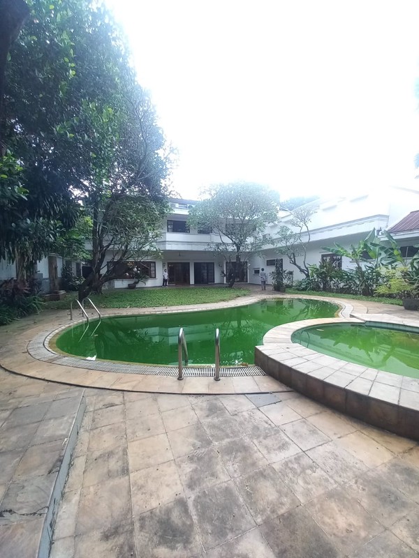 Classy and Spacious Unfurnished 5 BR House