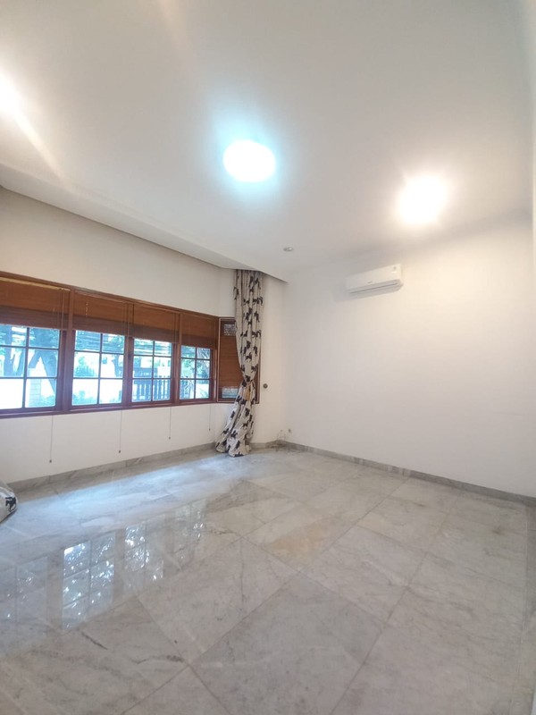 Classy and Spacious Unfurnished 5 BR House