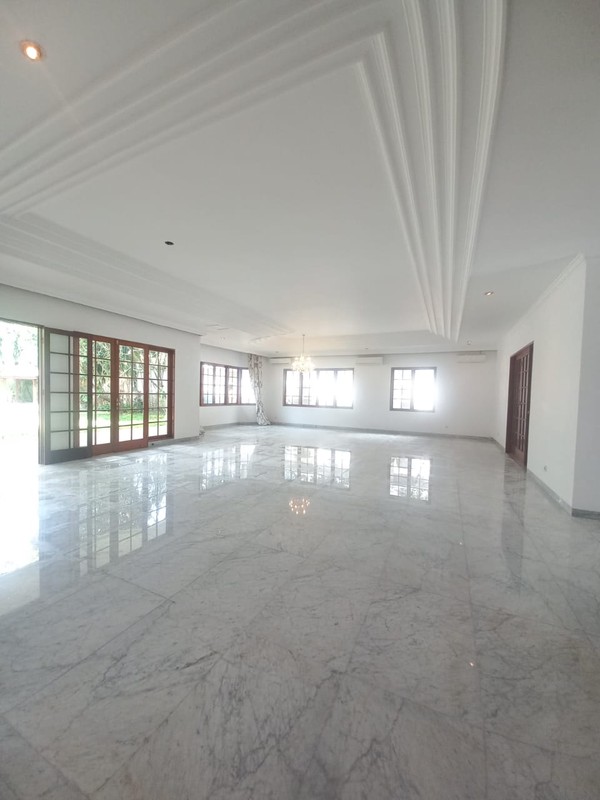 Classy and Spacious Unfurnished 5 BR House