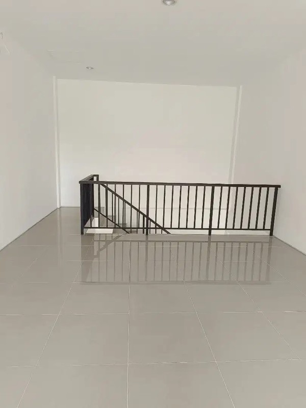 Hot Price. Ruko modern di ruko La Vallee Citra Garden Serpong, Cisauk