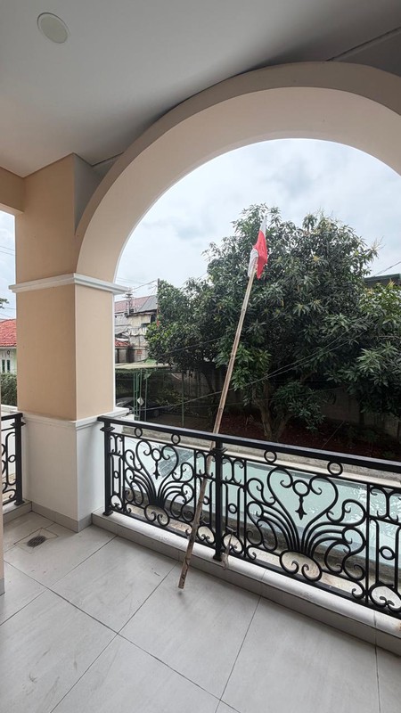 Rumah di Pejaten - Baru Modern Klasik 4 Lantai + Rooftop & Pool