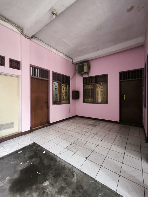 Ruangan Kantor EX PO Deborah Lokasi Strategis di Depok 