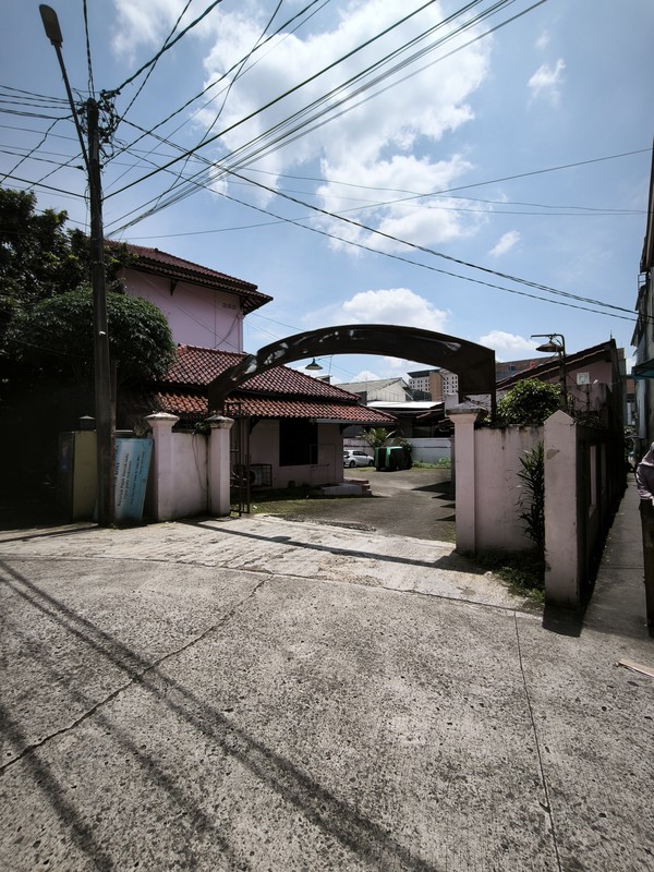 Rumah Kost di Depok , Dekat dengan kampus UI Depok - Dijual Cepat !!