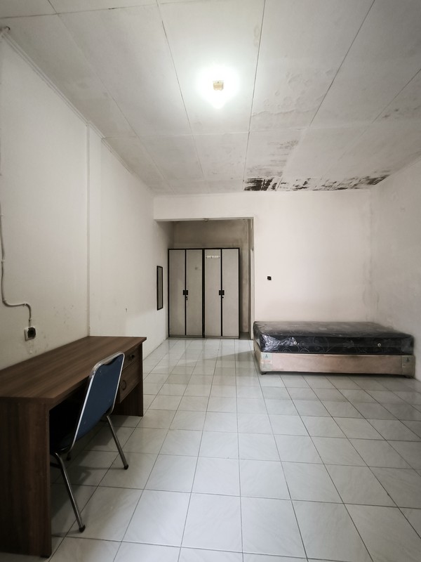 Rumah Kost di Depok , Dekat dengan kampus UI Depok - Dijual Cepat !!
