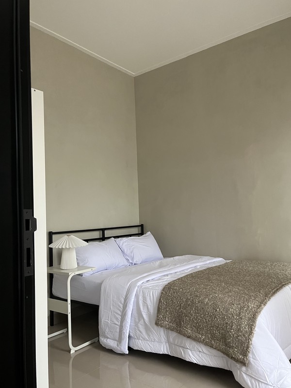 Hunian Modern baru ala Scandinavian. full furnish, di kec tajurhalang bogor. one gate sistem di lokasi strategis                                               deket tol jagorawi