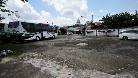 Garasi POOL Bus Deborah di Depok - Dijual Cepat !! 