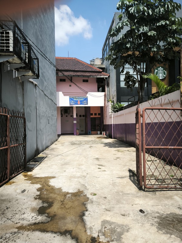 Dijual Cepat !! Kantor EX PO Deborah Lokasi Strategis di Depok 