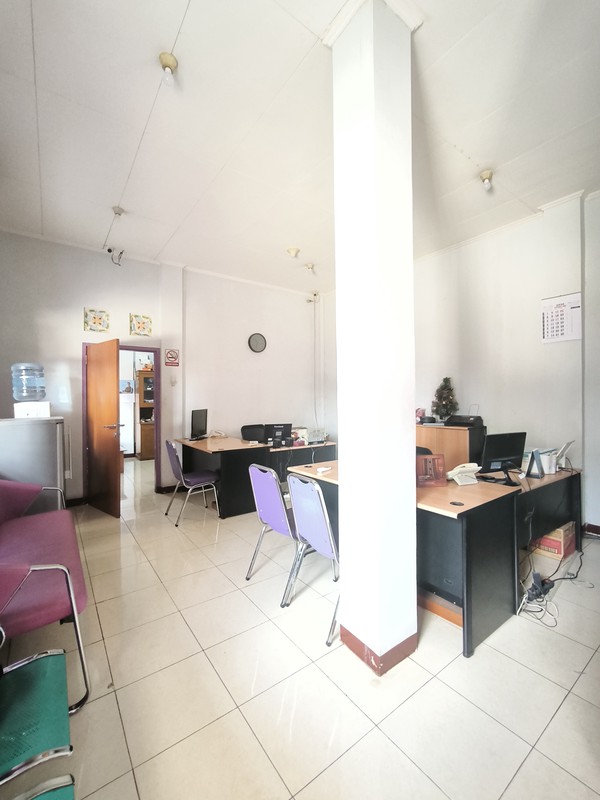 Dijual Cepat !! Kantor EX PO Deborah Lokasi Strategis di Depok 
