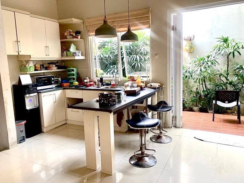 Rumah Dijual Kebayoran Heights Bintaro Jaya | 2.5 Lantai, Open Plan with Natural Light